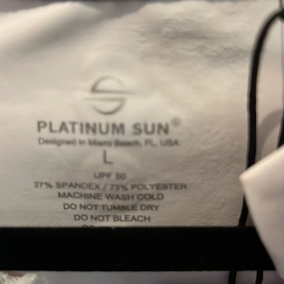 BNWT Platinum Sun Rash Guard - Picture 5 of 9
